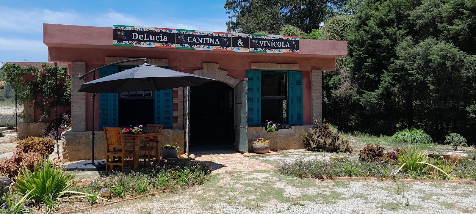 DeLucia Cantina e Vinícola